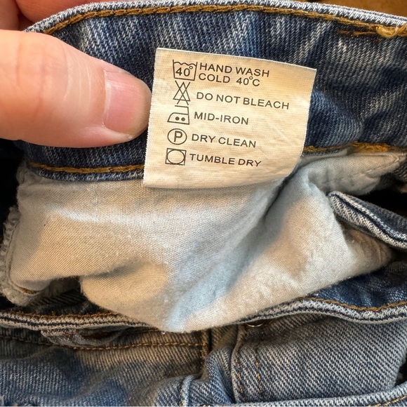 Princess Polly Ripped Jeans - Picture 10 of 10